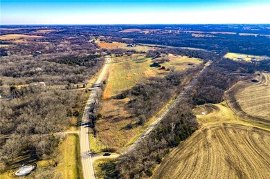 1040 SE Stanley Rd, Tecumseh, KS 66542 - photo 4