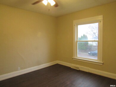904 Charlotte St, Davenport, IA 52803 - photo 2