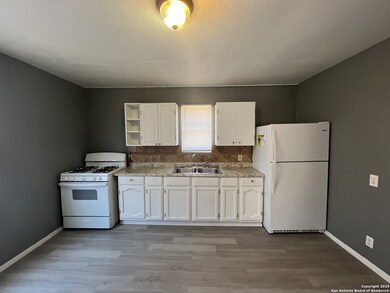 2513 Quintana Rd unit 6, San Antonio, TX 78211 - photo 6