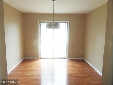 914 Portia Ct, Hyattsville, MD 20785 - photo 2