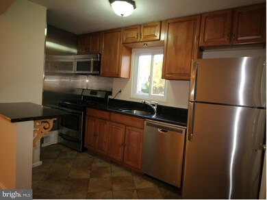 2207 Dartmouth Dr, Alexandria, VA 22307 - photo 5