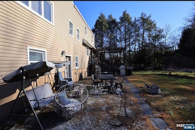 484 Caldwell Dr, Wyckoff, NJ 07481 - photo 7