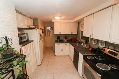 42 Fairbrook Rd, Framingham, MA 01701 - photo 4