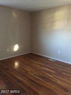 7106 Valley Park Rd, Capitol Heights, MD 20743 - photo 2