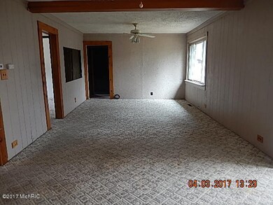 2985 Middle Lake LR