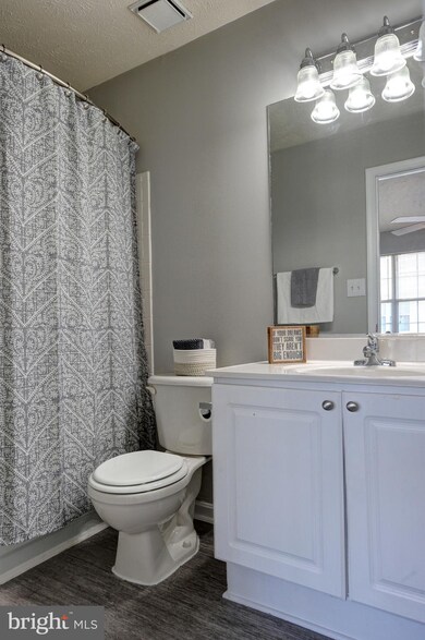 11050 Sentry Ridge Rd unit 145, Manassas, VA 20109 - photo 7