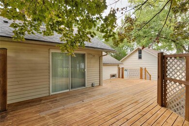 1530 Evergreen Ave, Des Moines, IA 50320 - photo 6