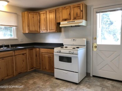 3904 Northwood Dr unit B, Anchorage, AK 99517 - photo 4