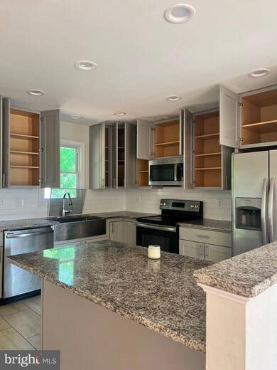 115 W Mill Ave, Capitol Heights, MD 20743 - photo 4