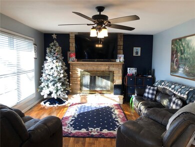 13960 E Georgia St, Effingham, IL 62401 - photo 5