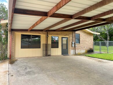 271 Linda Dr, Fredericksburg, TX 78624 - photo 4