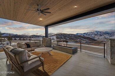 6_Deck-Winter_1800x1200_4185157