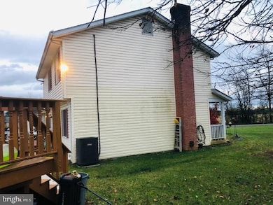 17 Chenoweth Dr, Bunker Hill, WV 25413 - photo 5