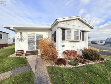 1859 NE Catawba Rd unit 125, Port Clinton, OH 43452 - photo 3