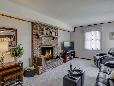 015_Family Room