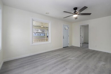 2723 W Latoka St-5
