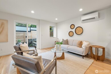 2212 Broadway E, Seattle, WA 98102 - photo 4