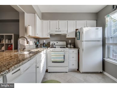 1208B Yarmouth Ln unit 1208, Mount Laurel, NJ 08054 - photo 2