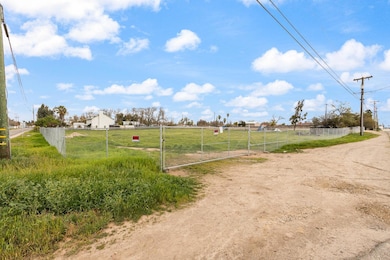 3154 W Mckinley Ave, Fresno, CA 93722 - photo 5