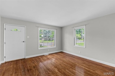 2490 Mullanphy Ln, Florissant, MO 63031 - photo 5