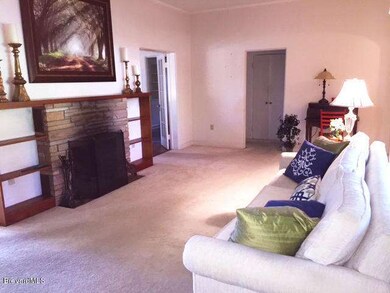 MacFarland Dr 2304 - Living Room