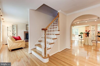 11233 Freas Dr, North Potomac, MD 20878 - photo 3