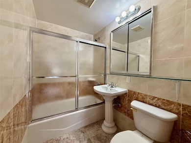 31-18 Union St unit 3B, Flushing, NY 11354 - photo 5