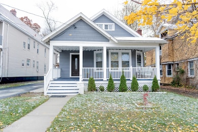 818 Bedford Rd, Schenectady, NY 12308 - photo 2