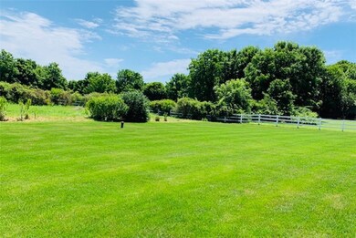 180 Touisset Rd, Warren, RI 02885 - photo 5