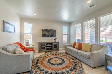 1233 N Casitas Hill Loop-016
