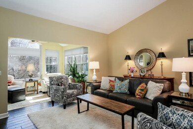 006-Living_Room-2564433-small