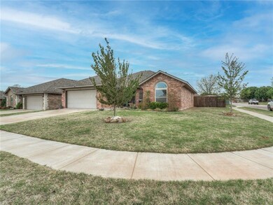 621 Talon Dr, Norman, OK 73072 - photo 2
