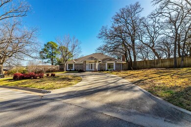 111 Lexington Ln, Denton, TX 76205 - photo 2