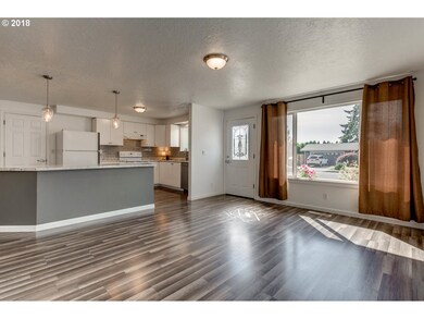 3693 Oak Ridge Ln, Hubbard, OR 97032 - photo 4