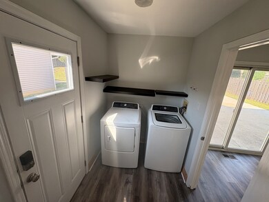 381 Pearson Cir, Naperville, IL 60563 - photo 6