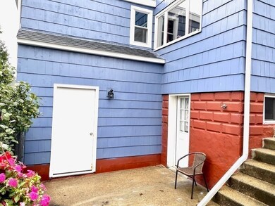1055 Waverley St, Framingham, MA 01702 - photo 3
