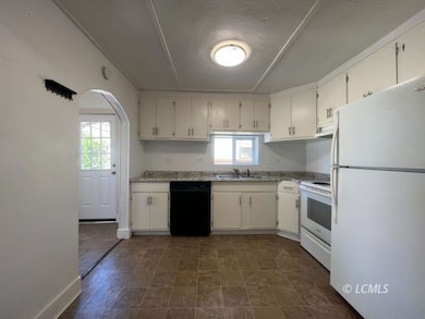 Spacious Kitchen