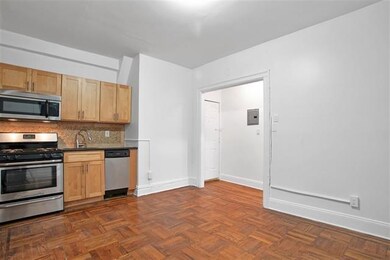 118 Corbin Ave unit 103, Jersey City, NJ 07306 - photo 3