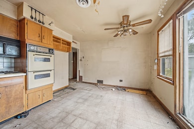 2131 W Exchange St, Crete, IL 60417 - photo 2