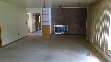 340 N Berwick Blvd, Waukegan, IL 60085 - photo 2