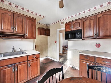 104 W Bertsch St, Lansford, PA 18232 - photo 3