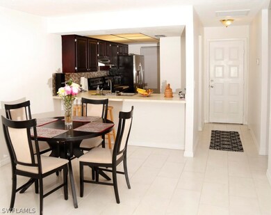 4407 SW 7th Place unit 4, Cape Coral, FL 33914 - photo 2