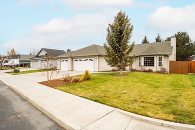 1707 NW 20th St, Redmond, OR 97756 - photo 3