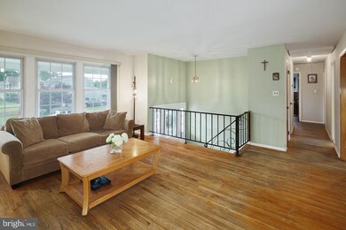 206 Midway Dr, Morrisville, PA 19067 - photo 6