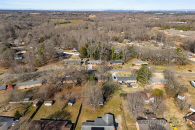 3017 Poplar Cir, Shelby, NC 28152 - photo 4