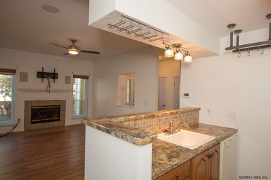 112 Hampton Place Blvd, Troy, NY 12180 - photo 4