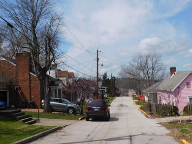 402 Lindsey Ave, Frankfort, KY 40601 - photo 4