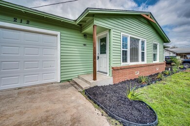 212 Woodard Ave, Cleburne, TX 76033 - photo 2