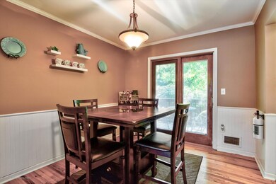 09-Dining Room