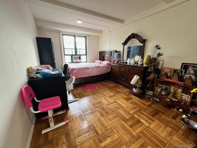 1553 Unionport Rd unit 7F, Bronx, NY 10462 - photo 4